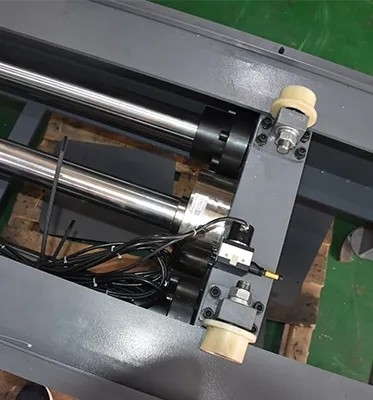 Máy kiểm tra độ căng ngang, Giường thử nghiệm dây điều khiển máy vi tính Servo