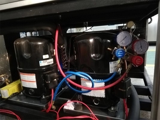 Phạm vi nhiệt độ buồng độ ẩm không đổi thể tích 150L -40 ℃ ~ 150 ℃