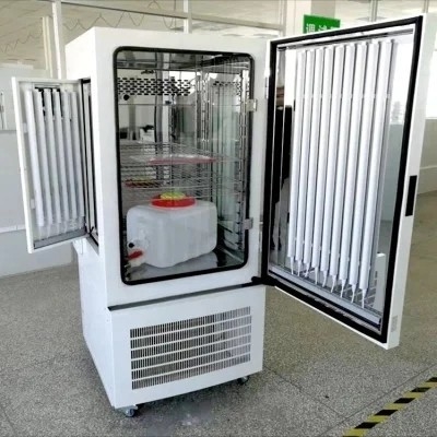 Kiểm tra nhiệt độ và độ ẩm môi trường xung quanh bệnh viện Buồng khí hậu nhân tạo