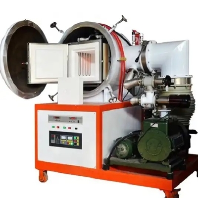 Lò chân không được sử dụng trong nhà máy để thiêu kết các bộ phận kim loại ở nhiệt độ cao